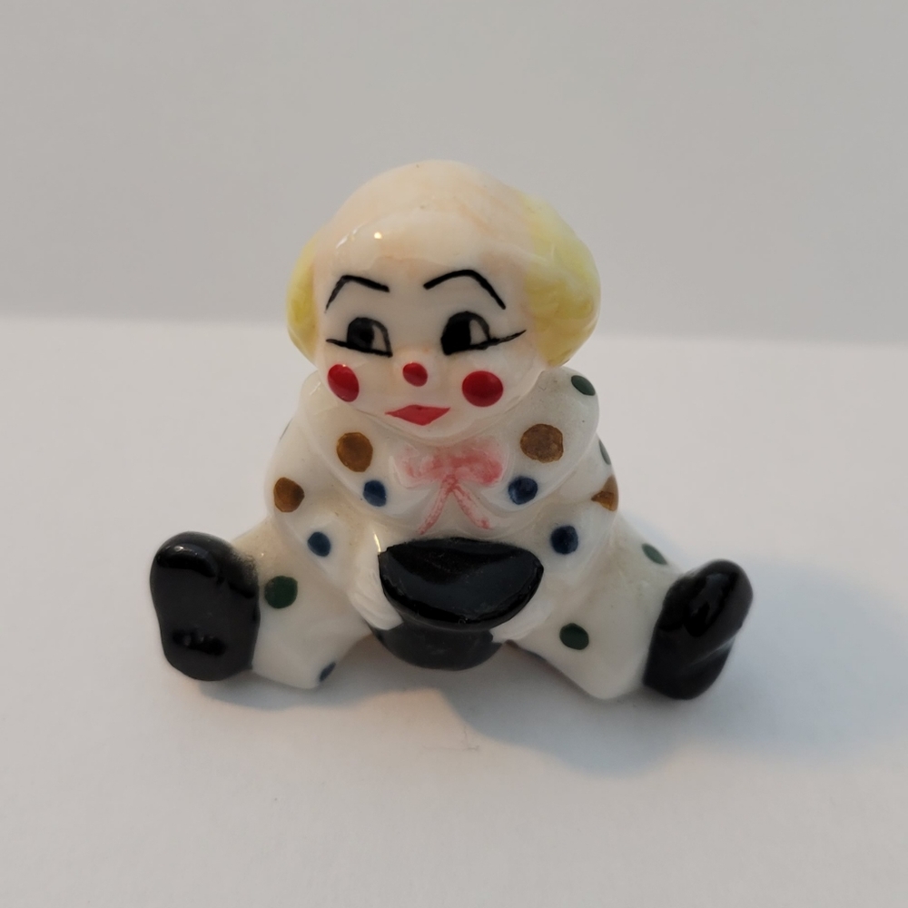 Vintage Mini Porcelain Clown  Figurine Hand Painted Made in Taiwan